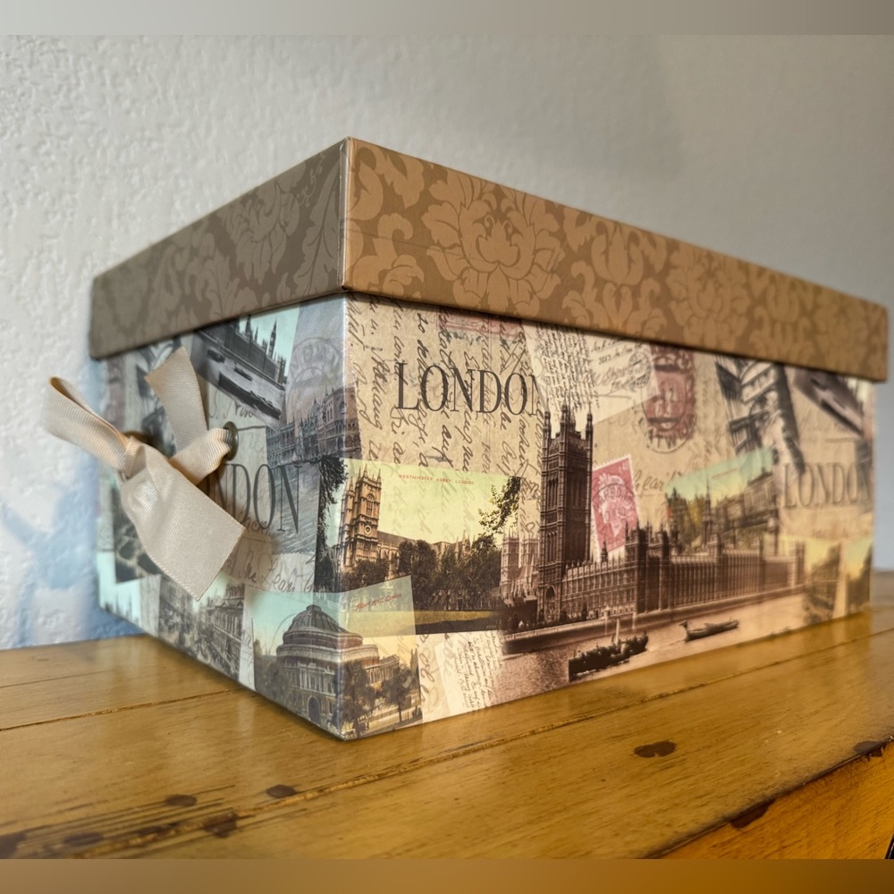 London Storage Box - Picture 2 of 15